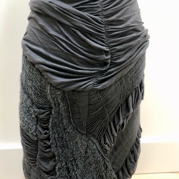 Yigal Azrouel New with Tags Grey Pencil Skirt on a Size 2. - Picture 2 of 15